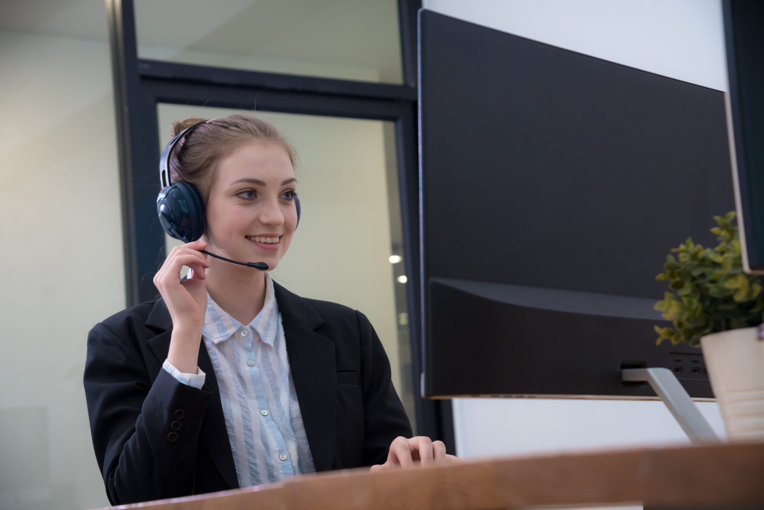 contact desk-dynault healthcare